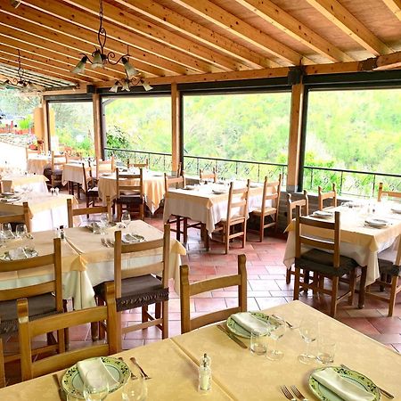 La Favorita Apricale B&B & Ristorante Bagian luar foto